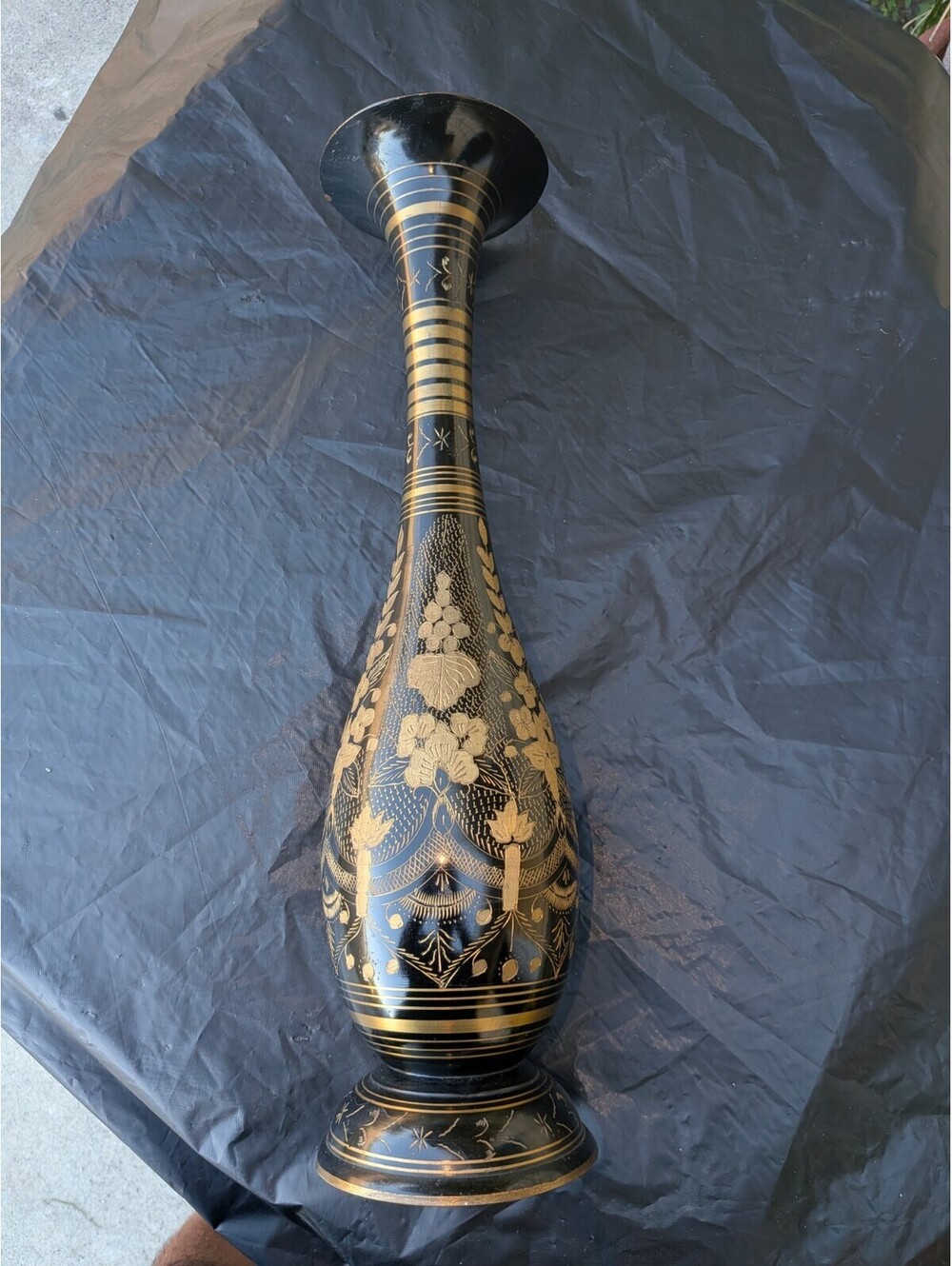 Vtg LARGE 18” Indian Etched Brass Black Lacquer Floor Vase Ruffled Rim 1970s